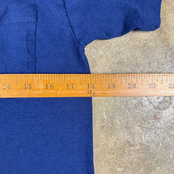 Vintage Hanes Navy Blue Pocket T-Shirt Men’s Medium 90s Single Stitch‎ Tee Blank - Picture 9 of 9